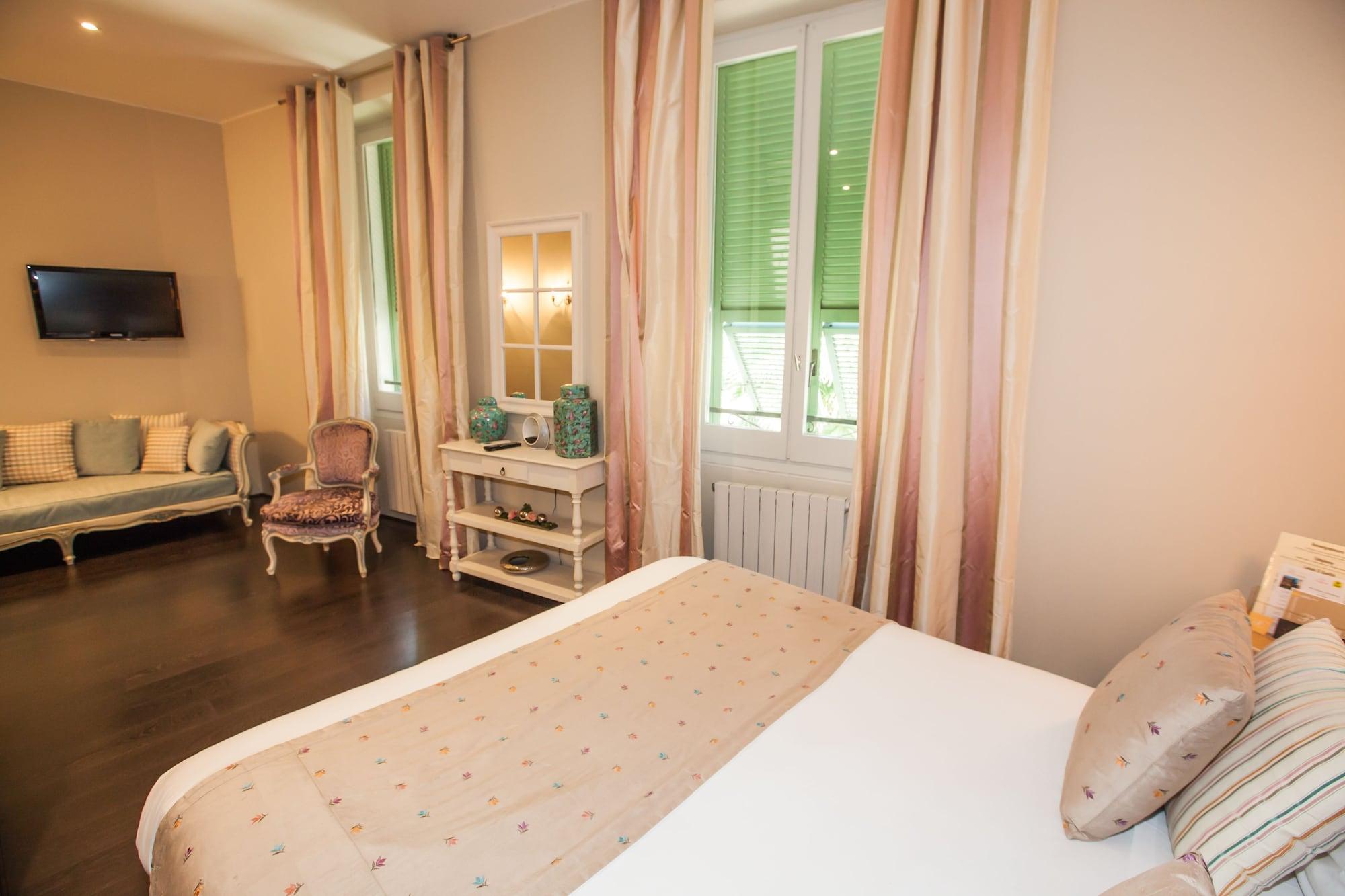 Paris Rome Hotel Menton Exterior photo