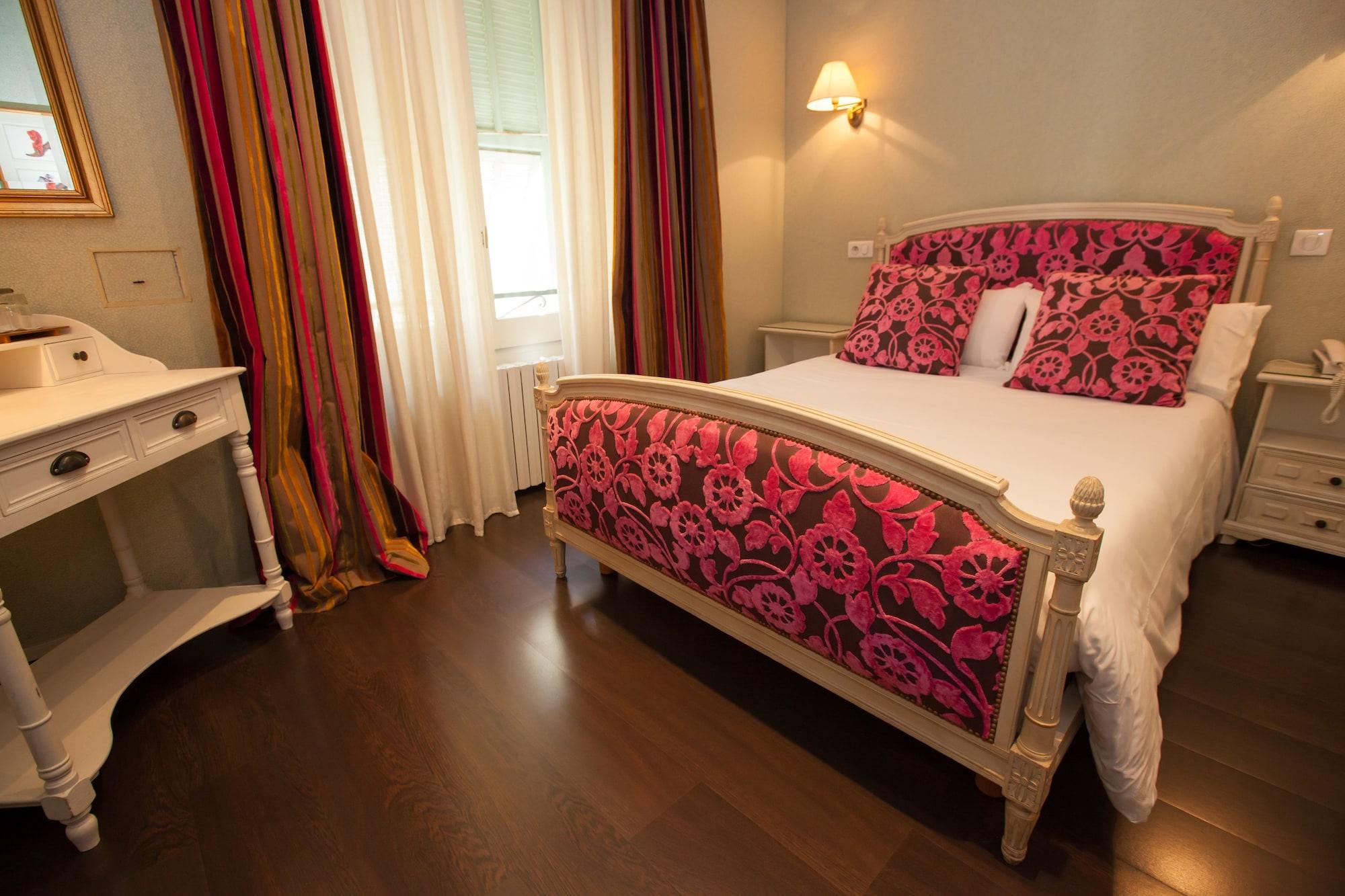 Paris Rome Hotel Menton Exterior photo
