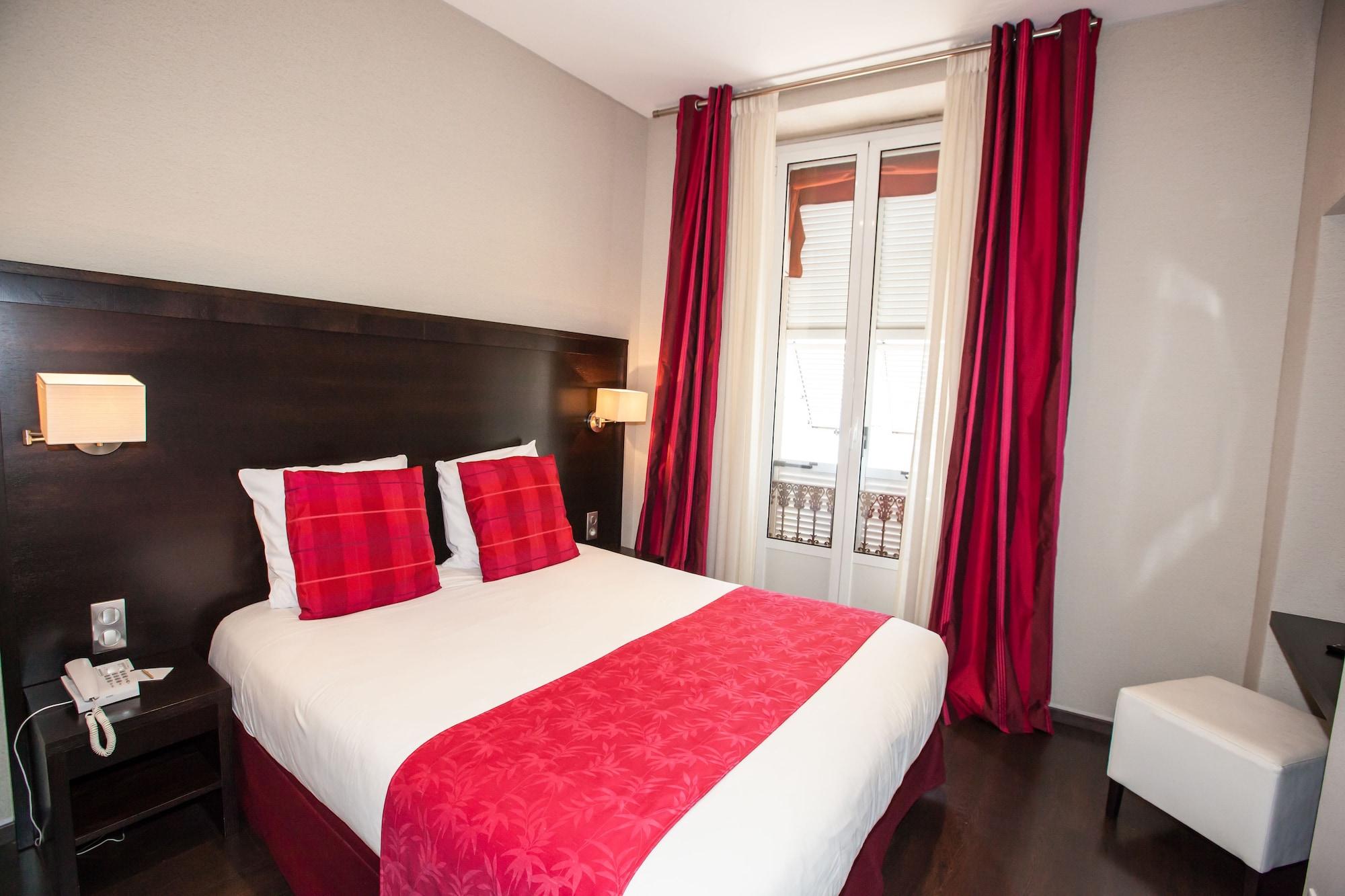 Paris Rome Hotel Menton Exterior photo