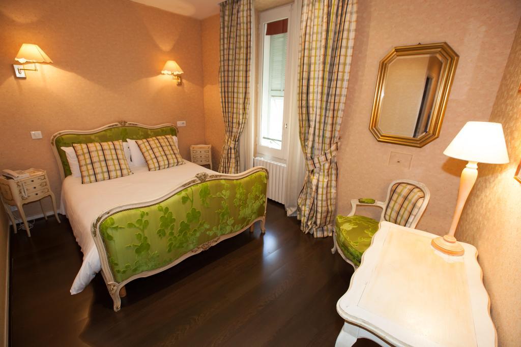 Paris Rome Hotel Menton Exterior photo