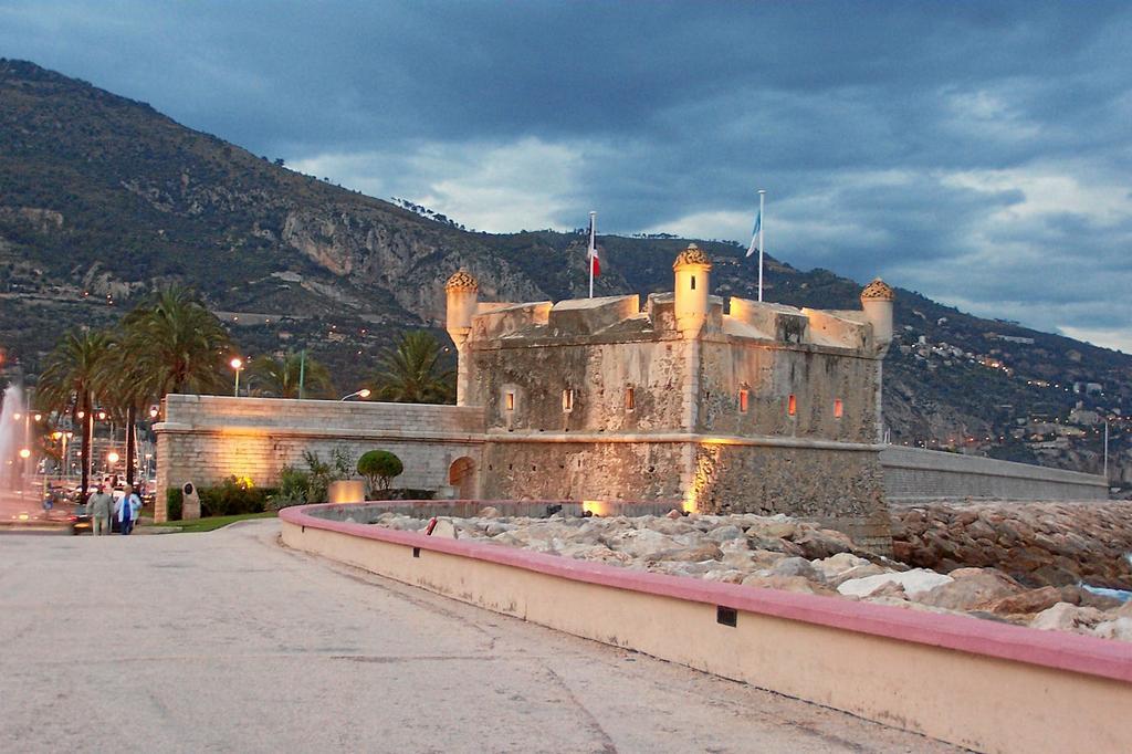 Paris Rome Hotel Menton Exterior photo