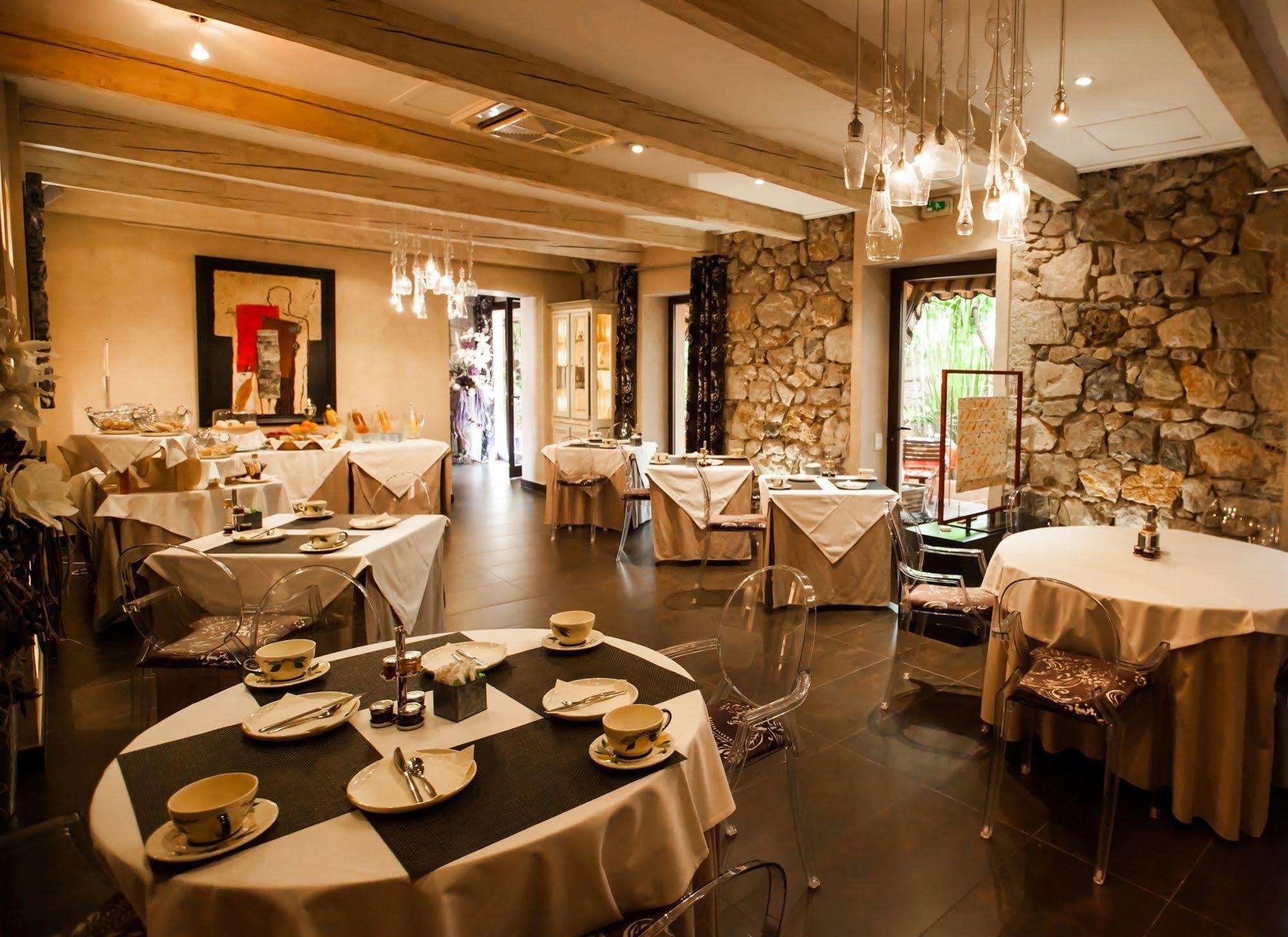 Paris Rome Hotel Menton Exterior photo