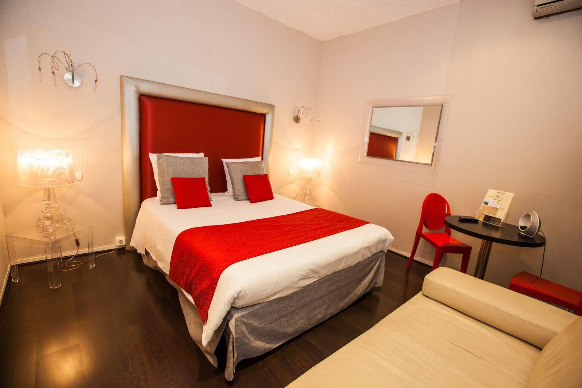 Paris Rome Hotel Menton Exterior photo